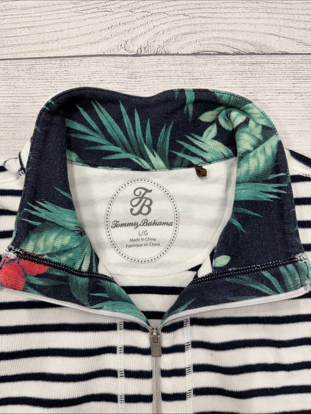Tommy Bahama Navy & White Striped Quarter-Zip Pullover Tropical Collar Size L - Picture 2 of 5